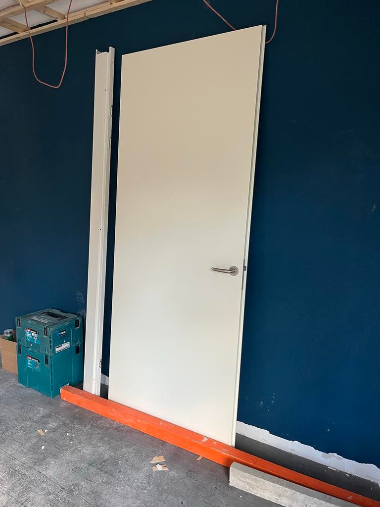 Standaard Opdekdeur hout met aluminium kozijn, Ophalen, 80 tot 100 cm, 215 cm of meer, Binnendeur