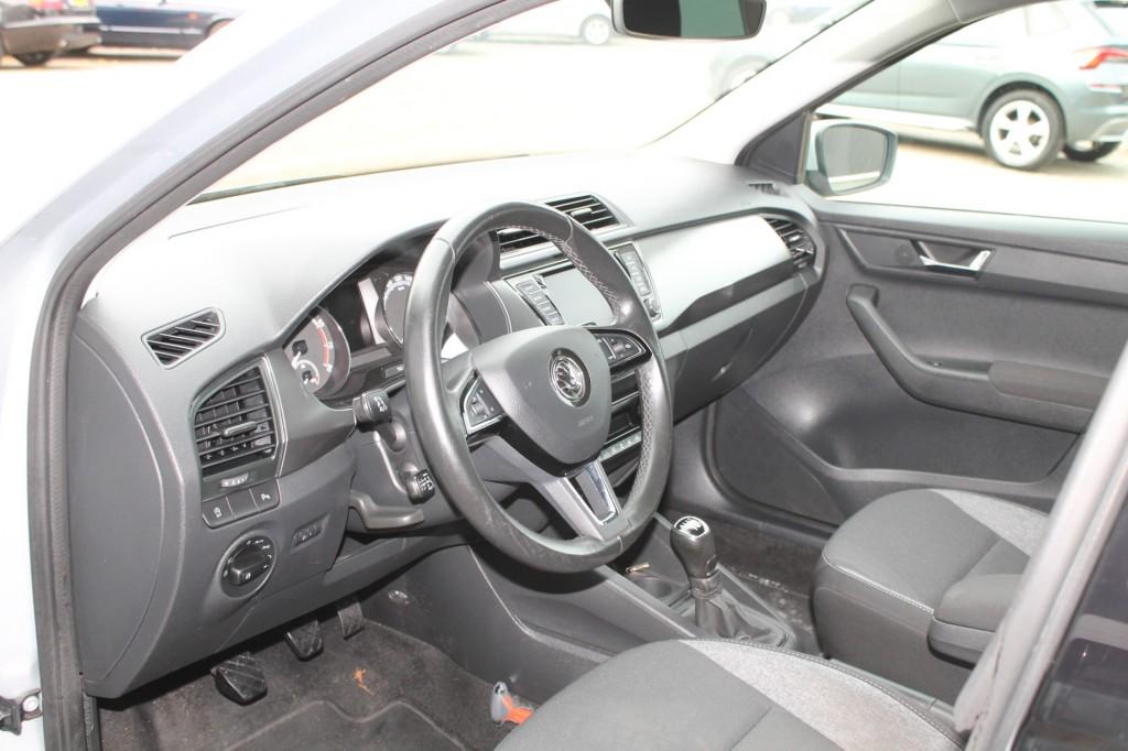 Skoda FABIA 1.0 TSI BUSINESS EDITION CLIMA CRUISE NAVI PDC T, Voorwielaandrijving, Gebruikt, Euro 6, 95 pk