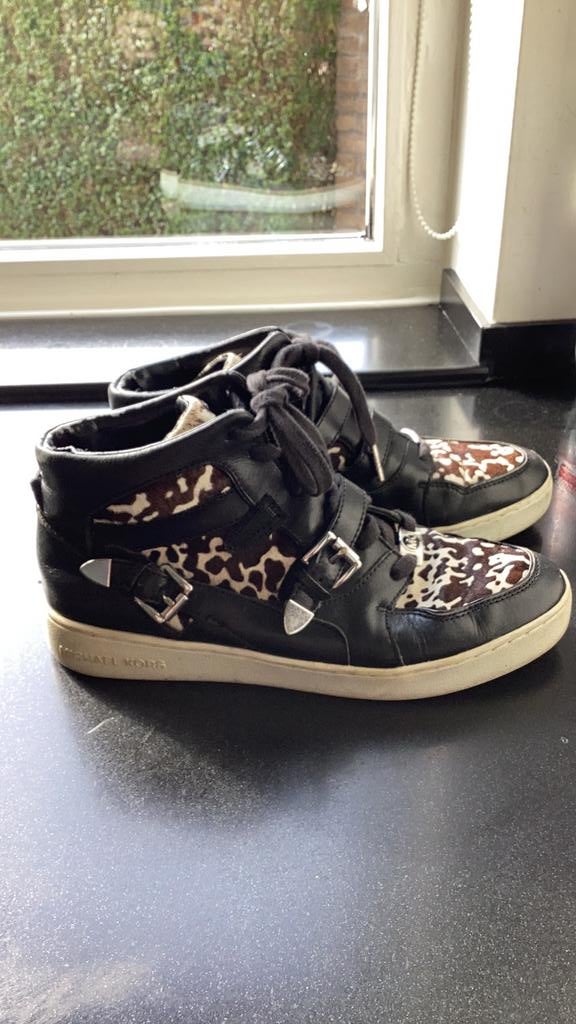 Michael Kors hoge schoenen, Kleding | Dames, Schoenen, Ophalen of Verzenden, Zo goed als nieuw, Zwart, Sneakers of Gympen