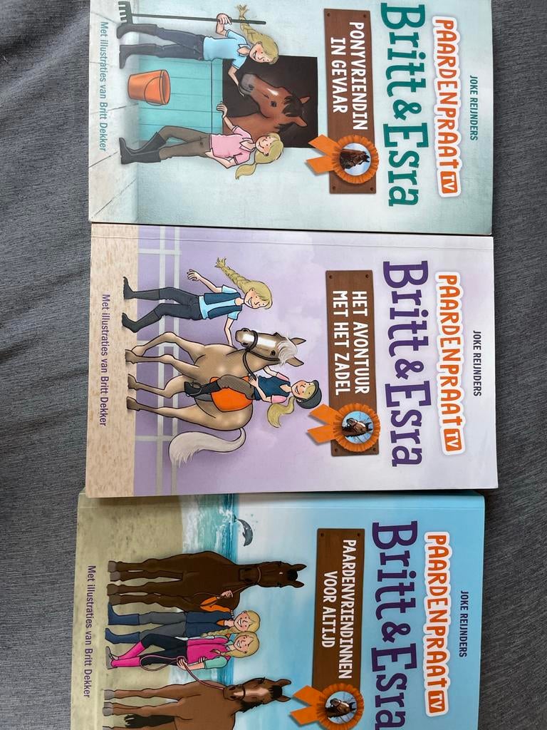 3 Paardenpraat-TV boekjes: Britt & Esra avonturen, Ophalen of Verzenden, Gelezen, Fictie algemeen