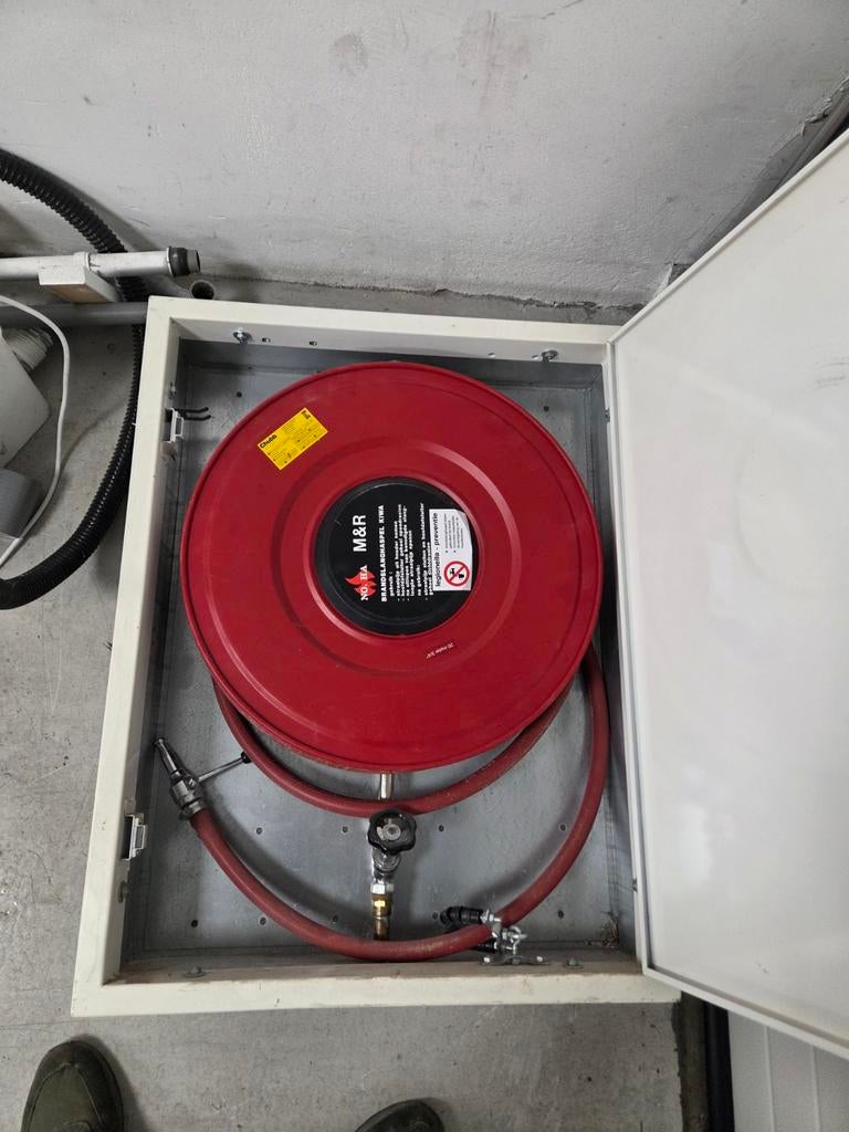 Brandslanghaspel inbouwkast, Huis en Inrichting, Brandblussers en Brandkasten, Ophalen, Gebruikt, Brandblusser