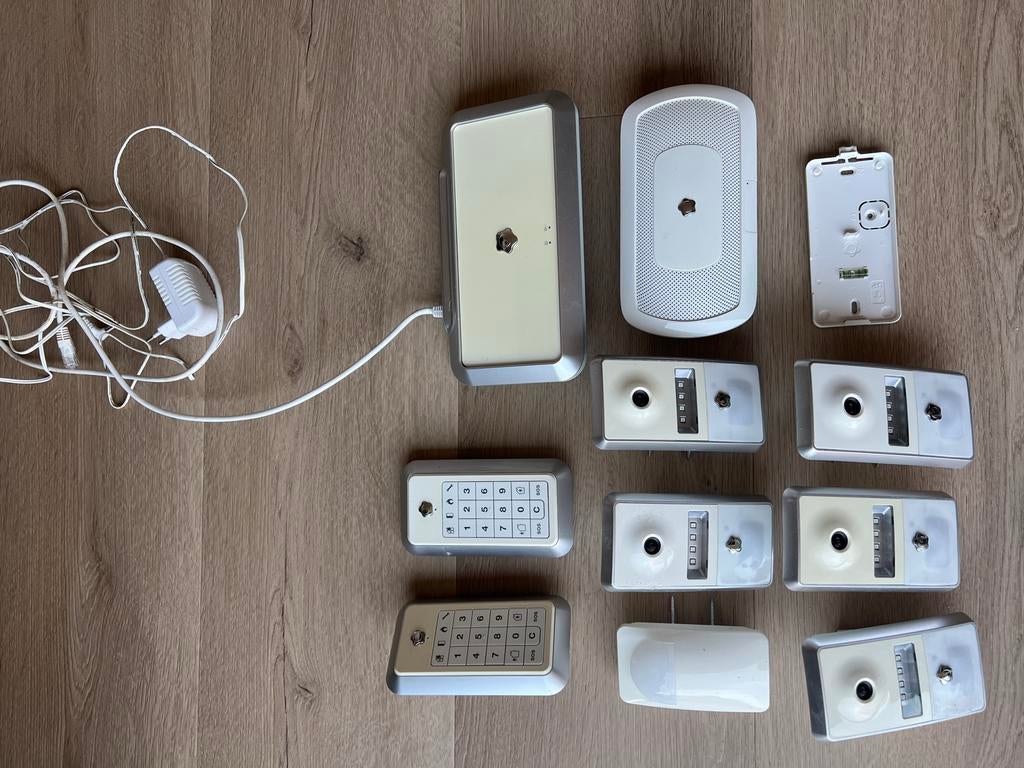 Verisure Alarmsysteem Complete set: 5x Fotodetector +Keypads, Ophalen, Compleet systeem, Draadloos, Beweging