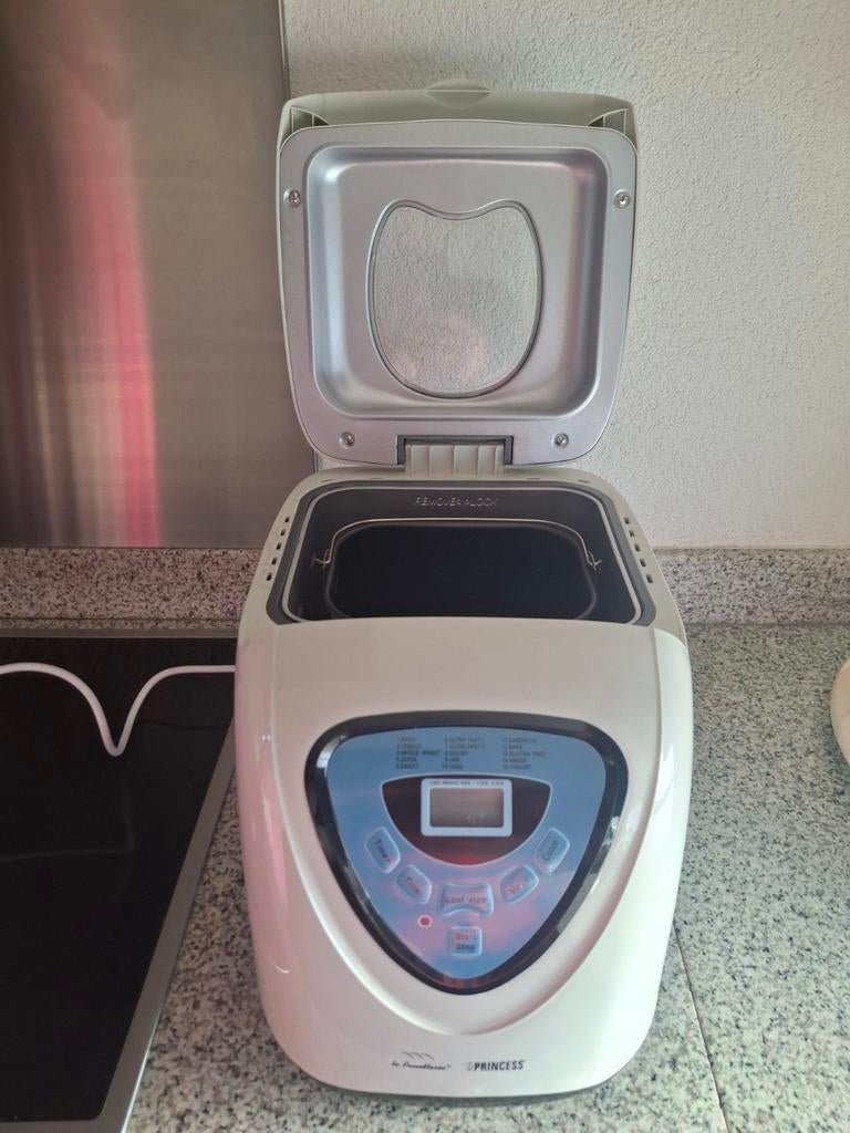 Princess Broodbakmachine - Zo goed als nieuw, Met timer, Kijkvenster, 800 tot 1200 gram deeg, Ophalen of Verzenden