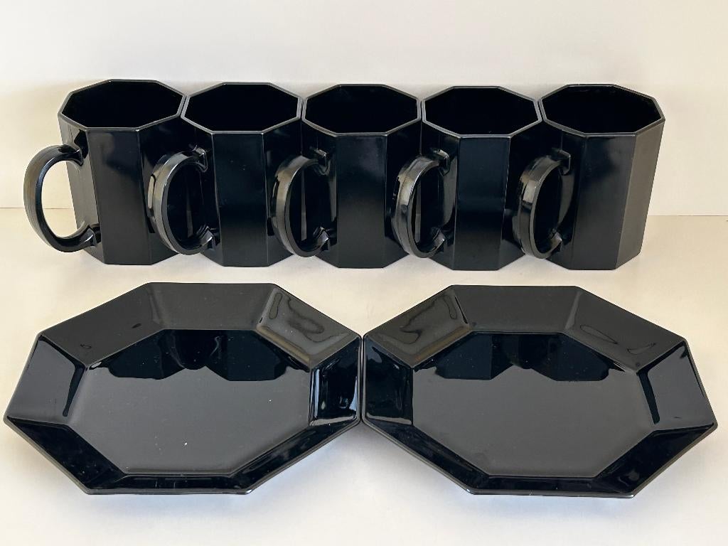 Zwart Arcoroc bekers en bordjes, Ophalen of Verzenden, Effen, Kop(pen) en/of Schotel(s), Glas