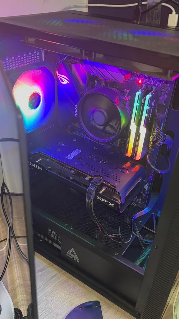 Gaming pc met 240hz beeld en toetsenboord+ keybord, Online, 1 speler, Ophalen of Verzenden, Zo goed als nieuw