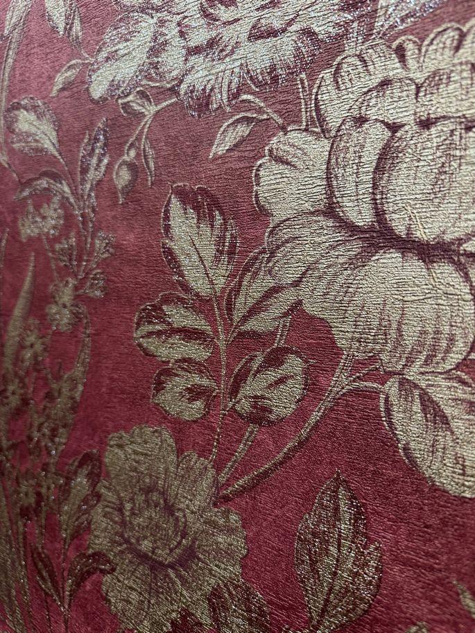 Bordeaux Rood Bloemenbehang met Goud