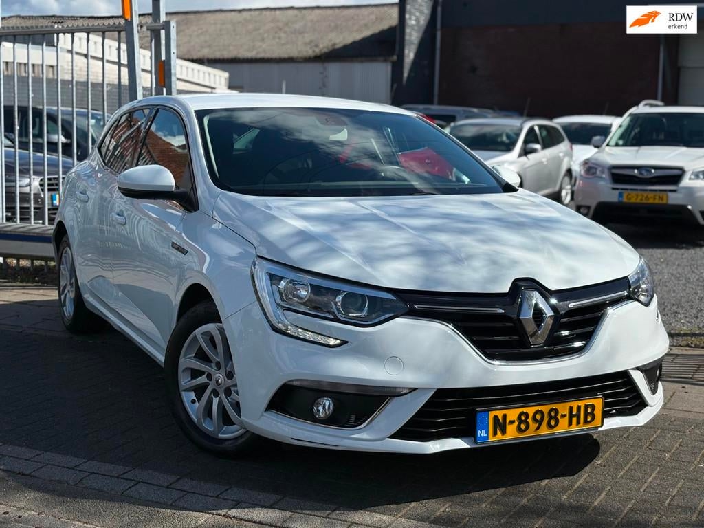 Renault Mégane 1.2 TCe Zen | NWE D-Ketting | Navigatie | LE, Voorwielaandrijving, 4 cilinders, 1650 kg, Wit