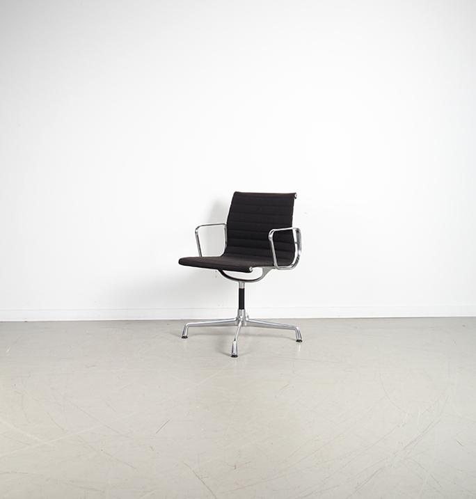 6x Vitra Eames EA 104 Stoel bruin hopsak - Aluminium, Niet ingevuld, Bruin, Niet ingevuld, Ophalen of Verzenden