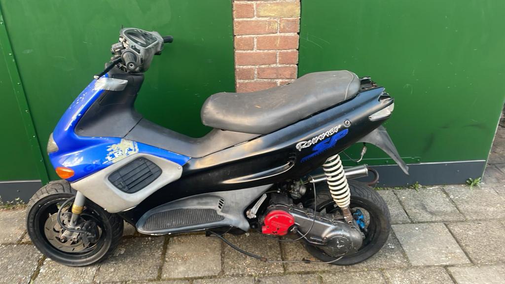 Gilera runner 50cc met kenteken, Ophalen of Verzenden, Zo goed als nieuw, Tweetakt, Overige modellen