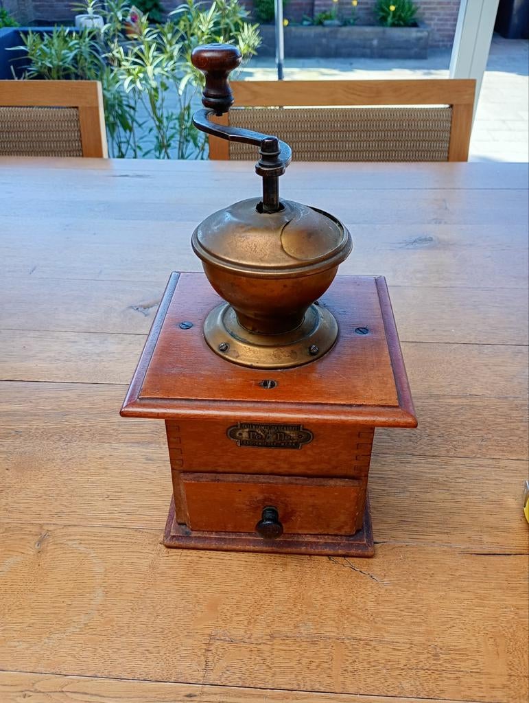 Oude koffiemolen, Antiek en Kunst, Ophalen