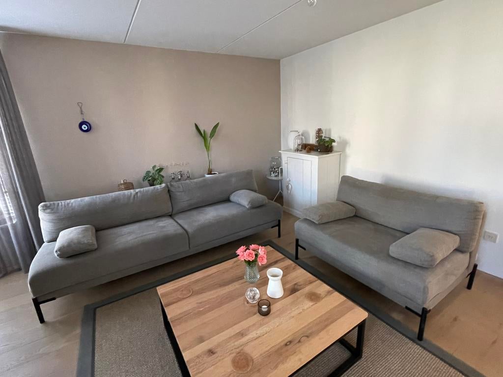 Vtwonen bank en loveseat model Sleeve, Ophalen, Zo goed als nieuw