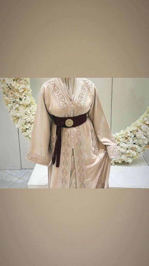 Elegante Marokkaanse Kaftan - Beige met Bordeauxrode accente, Overige typen, Beige, Maat 42/44 (L), Ophalen of Verzenden