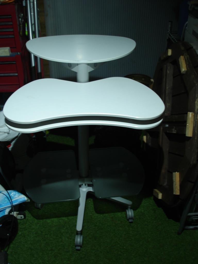 Manicure tafel Mobiele Laptop werkplek hoogte verstelbaar, Ophalen, Zo goed als nieuw, In hoogte verstelbaar