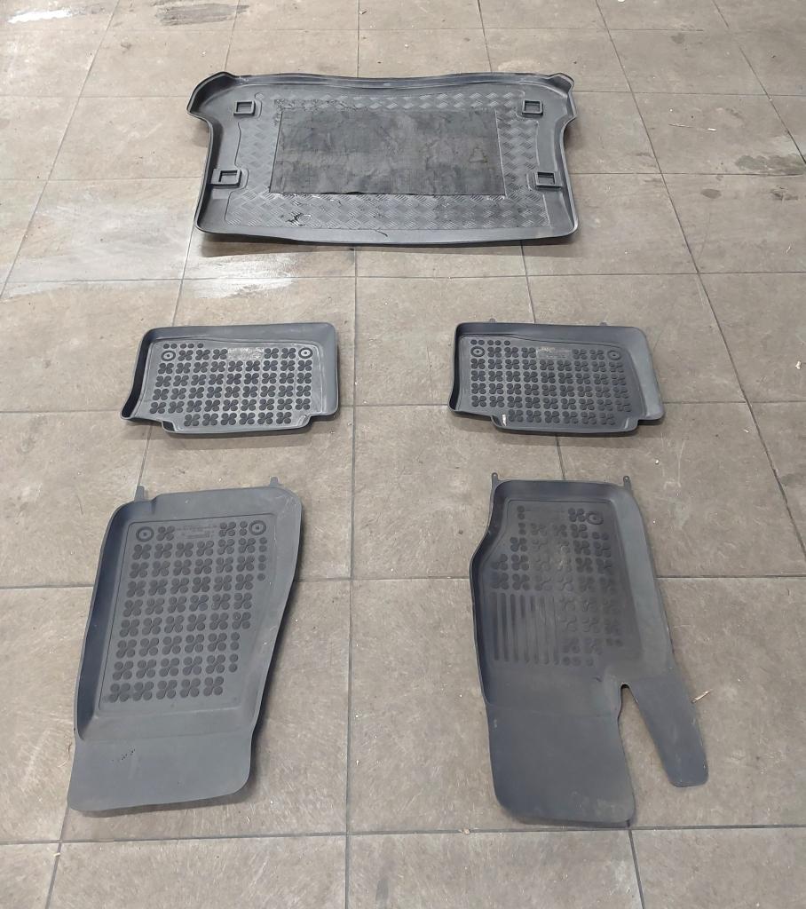 Jeep Grand Cherokee rubber matten 2005-2010, Auto-onderdelen, Gebruikt, PO Box 21-8004 | Auburn Hills, MI 48321-8004, Ophalen of Verzenden