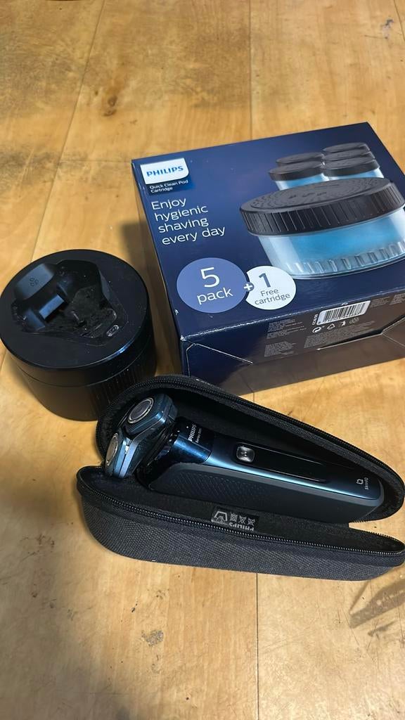 Philips Series 7000 scheerapparaat met Quick Clean Pods, Ophalen of Verzenden, Zo goed als nieuw, Scheren en Epileren