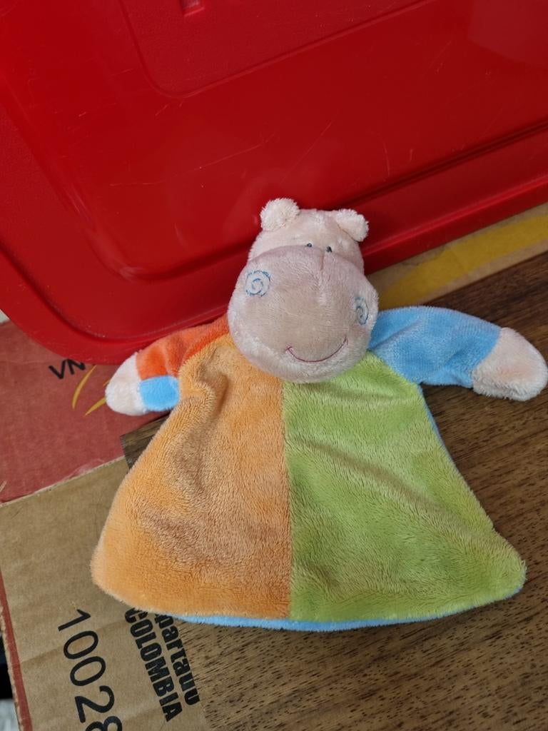 Nijlpaard gekleurde rammelaar knuffel doekje nr 27, Kinderen en Baby's, Ophalen of Verzenden, Overige typen