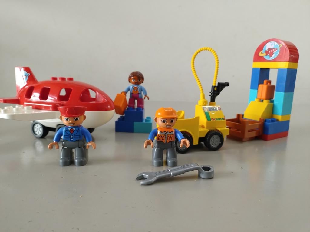 Lego Duplo vliegveld set, compleet set nr 10590, Ophalen of Verzenden, Zo goed als nieuw, Duplo