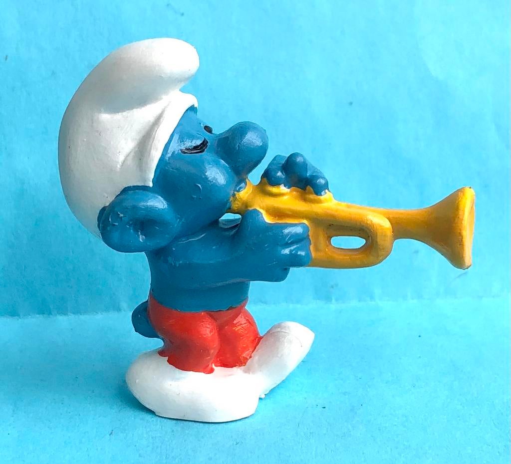 Trompet smurf / rode broek / smurfen., Verzamelen, Smurfen, Verzenden, Zo goed als nieuw, Verschillende Smurfen, Poppetje, Figuurtje of Knuffel