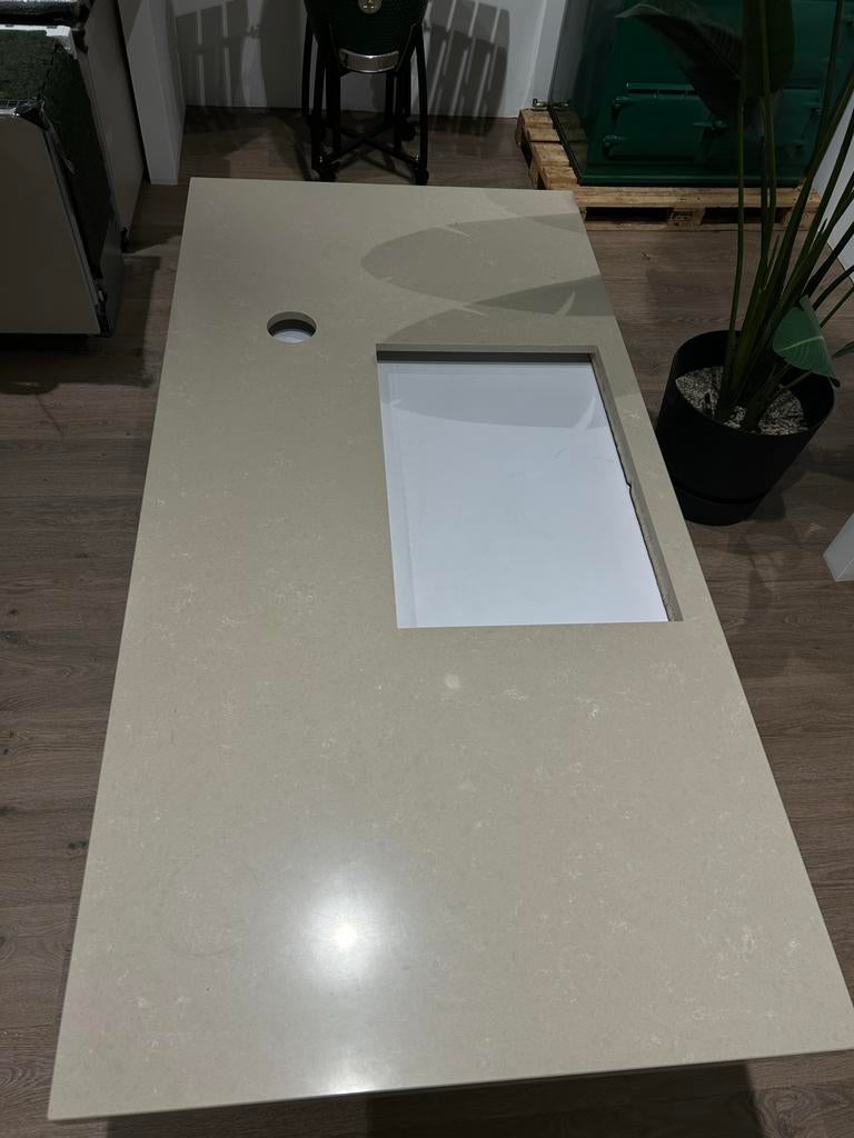 Composiet keukenblad, Ophalen, Grijs, 100 tot 150 cm, Zo goed als nieuw