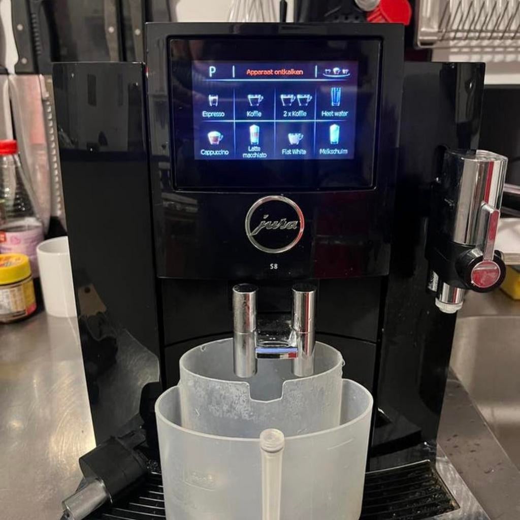 Jura S8, Witgoed en Apparatuur, Koffiezetapparaten, 10 kopjes of meer, Ophalen, Zo goed als nieuw, Koffiemachine