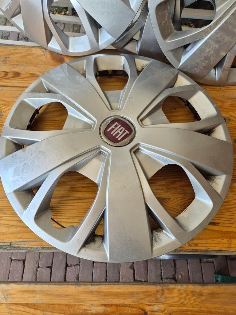 Set van 4 Fiat wieldoppen 16", Ophalen of Verzenden, Gebruikt