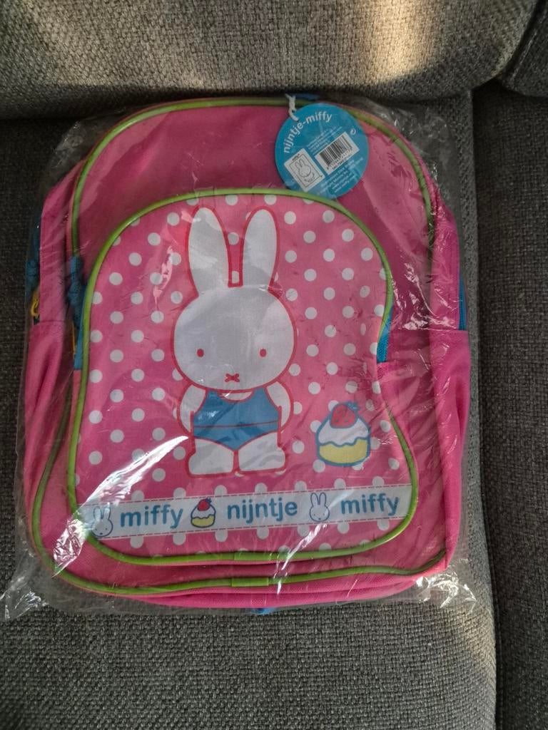 Nieuwe Nijntje rugzak roze met stippen, Minder dan 30 cm, Disney of Dora, Nieuw, Ophalen of Verzenden