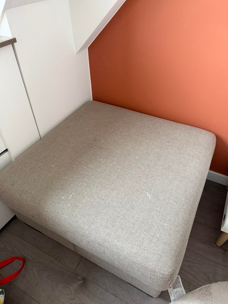 Hocker poef zandkleurig, Gebruikt, Vierkant, 75 tot 100 cm, Stof