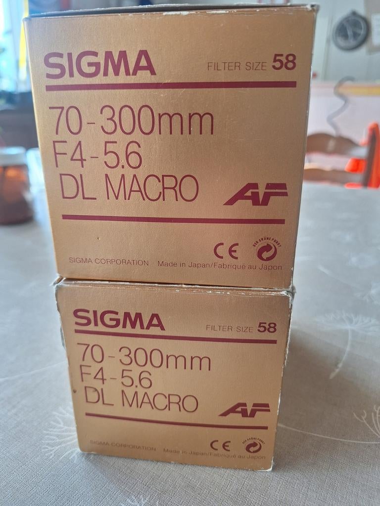 2 Sigma lenzen 70 - 300 mm, Ophalen of Verzenden