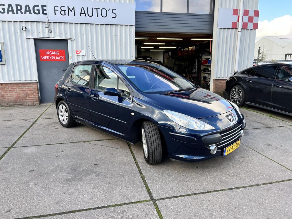 Peugeot 307 1.6-16V Premium, Voorwielaandrijving, Gebruikt, 4 cilinders, Handgeschakeld