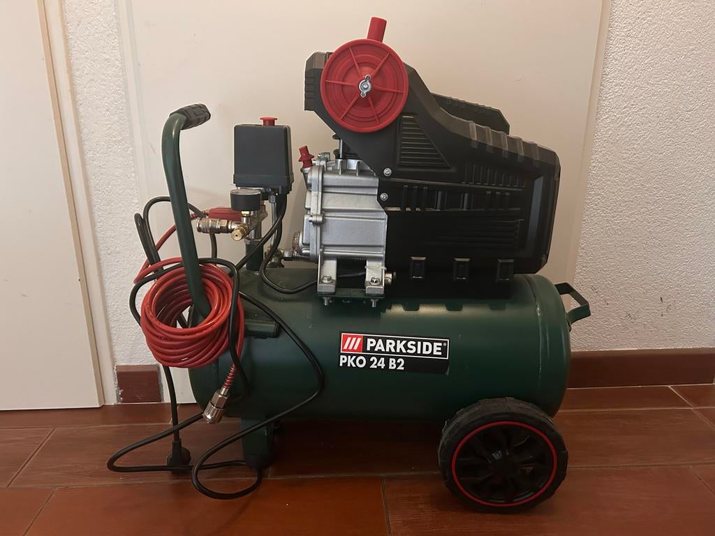 Compressor met perslucht-zandstraal pistool, Ophalen, 6 tot 10 bar, Zo goed als nieuw, Minder dan 200 liter/min