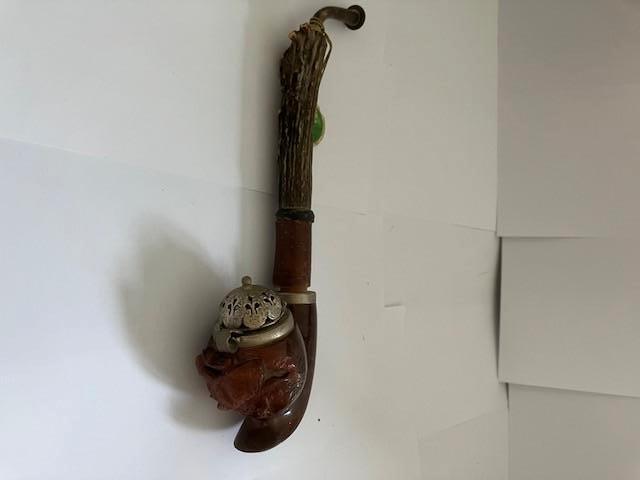 Handgesneden sierpijp met hondenkop en metalen deksel, Verzamelen, Ophalen of Verzenden, Zo goed als nieuw, (Water)pijp