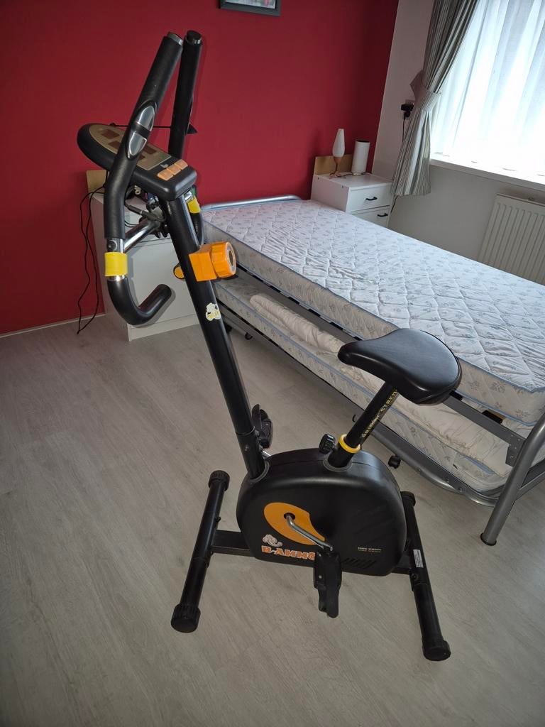 Hometrainer B-ammoth - Ideaal voor thuistraining, Sport en Fitness, Fitnessapparatuur, Ophalen, Gebruikt, Metaal, Benen