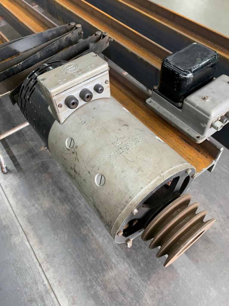 BOSCH Dynamo 28 Volt 62A, Ophalen, Gebruikt