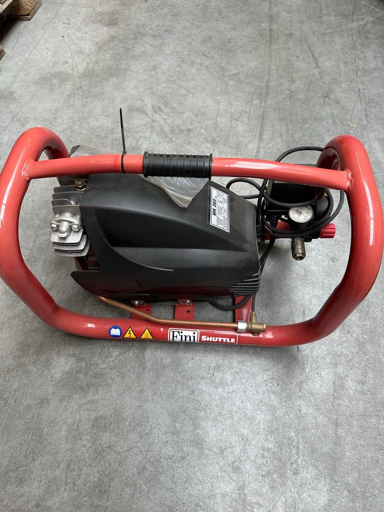 Fini Shuttle MK265 compressor, Doe-het-zelf en Verbouw, Compressors, Gebruikt, 10 bar of meer, Ophalen of Verzenden, 200 tot 400 liter/min
