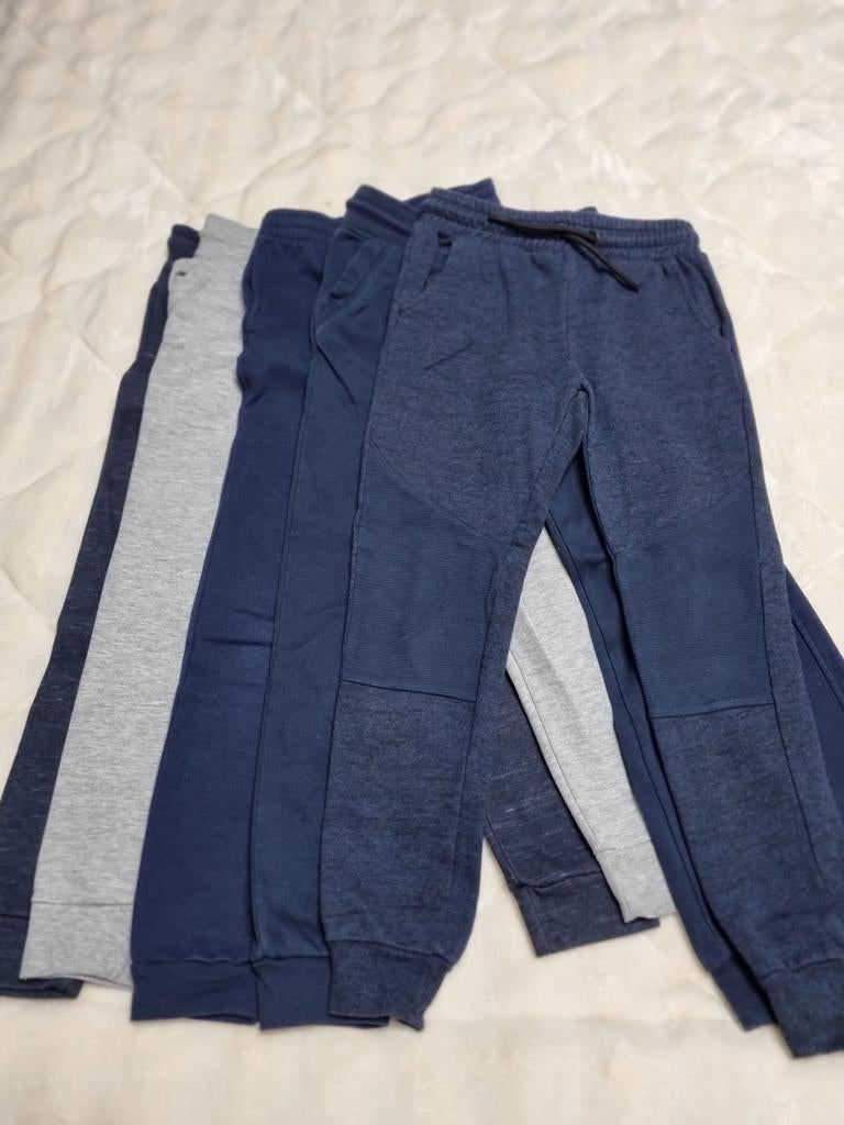 5 joggingbroeken en vest maat 134/140, Kinderen en Baby's, Kinderkleding | Maat 134, Ophalen of Verzenden, Meisje, Trui of Vest