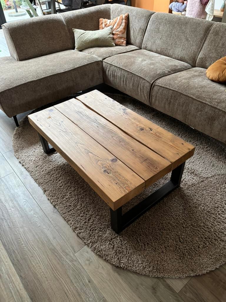 Salontafel van oude eiken balken / industrieel, Huis en Inrichting, Tafels | Salontafels, Ophalen, 100 tot 150 cm, 50 tot 100 cm
