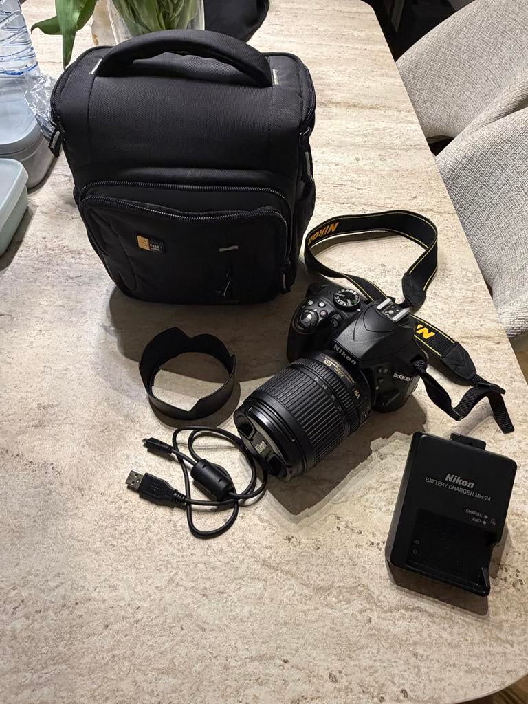 Nikon D3300 Spiegelreflexcamera met lens en accessoires, Spiegelreflex, Ophalen of Verzenden, Zo goed als nieuw, 4 t/m 7 keer