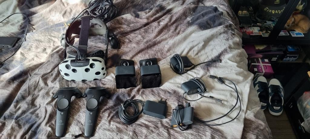 HTC vive set/aparte onderdelen, Spelcomputers en Games, Virtual Reality, Ophalen of Verzenden, Zo goed als nieuw, VR-bril, Pc