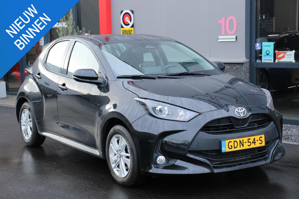 Toyota Yaris 1.5 Hybrid 115PK Business, CAMERA, CARPLAY, 20D, Gebruikt, Zwart, 26 km/l, 3 cilinders