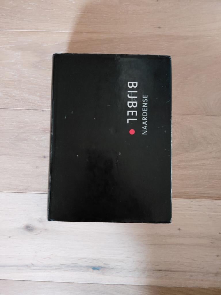 Naardense Bijbel (gesigneerd exemplaar), Boeken, Ophalen of Verzenden, Gelezen