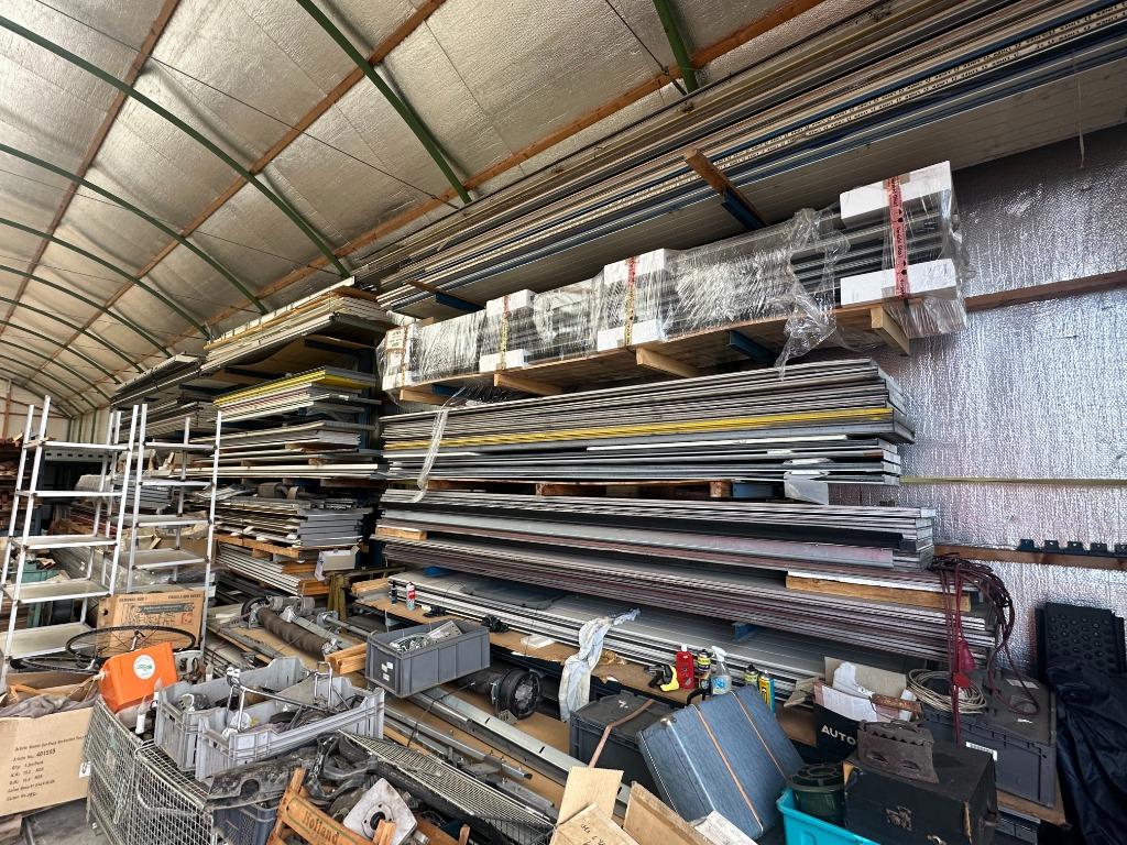 Industriedeuren, garagedeuren, sectionaaldeuren LEEGVERKOOP!, Doe-het-zelf en Verbouw, Deuren en Horren, Garagedeur, 215 cm of meer