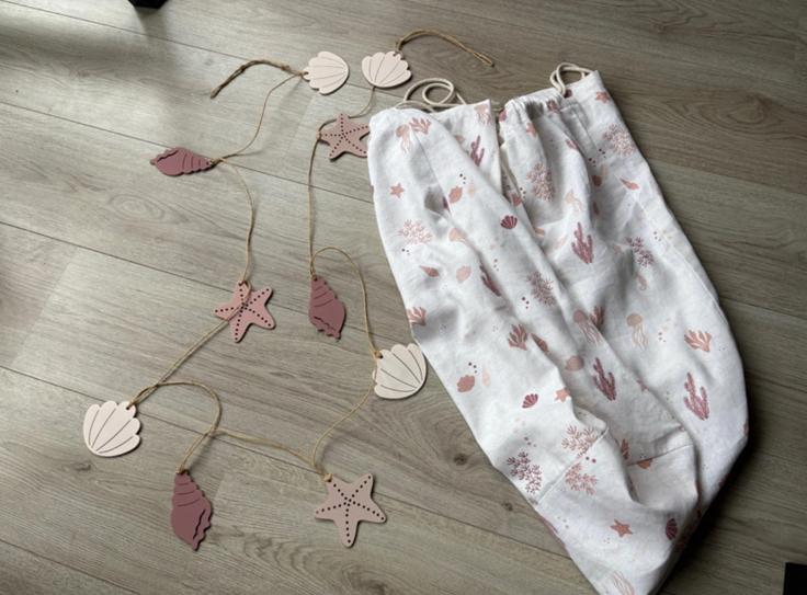 Opbergzak (voor knuffels) en slinger meisjeskamer, Ophalen of Verzenden, Zo goed als nieuw, Wanddecoratie