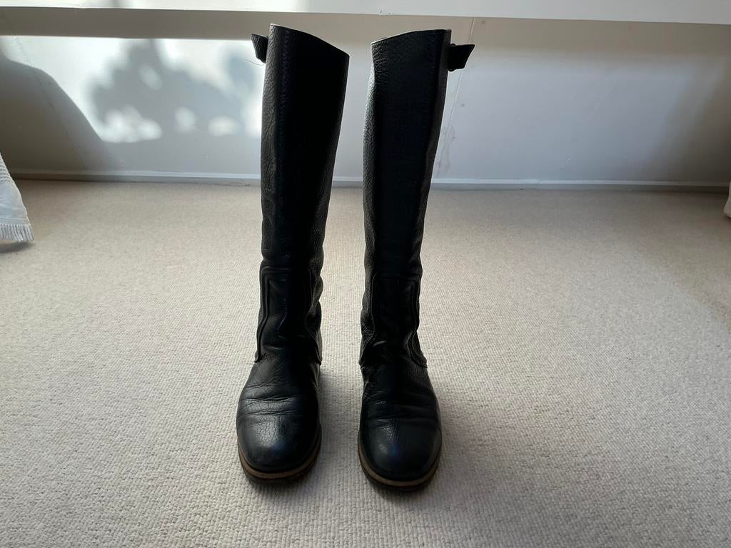 Zwarte laarzen Hugo Boss maat 41, Kleding | Dames, Hoge laarzen, Verzenden, Zwart, Gedragen