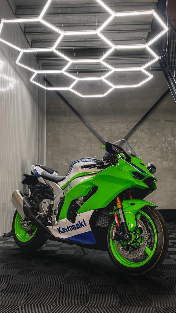 Motorbanden service demontage montage en uitbalanceren, Ophalen, Nieuw