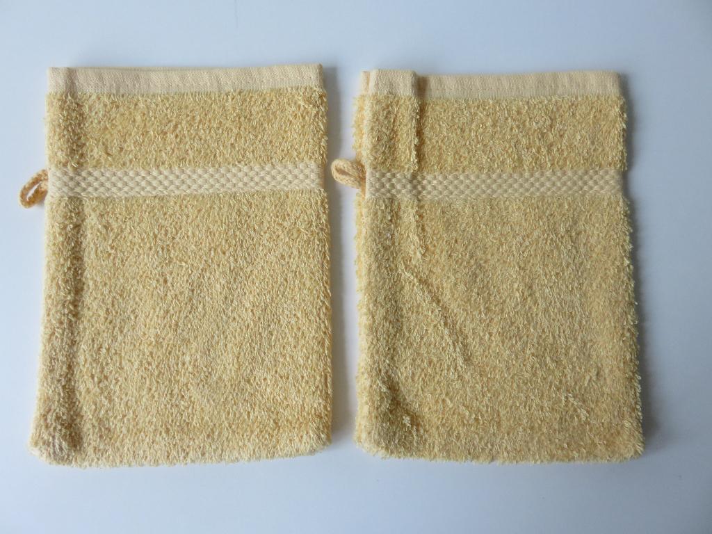 2 lichtgele washandjes (nieuw), Huis en Inrichting, Badkamer | Badtextiel en Accessoires, Ophalen of Verzenden, Nieuw, Geel, Overige typen