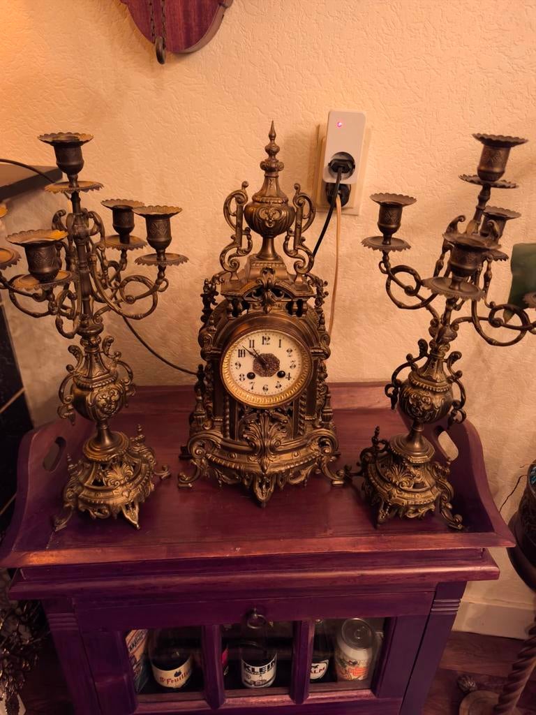 Antiek Frans klokkenstel no 1, Ophalen