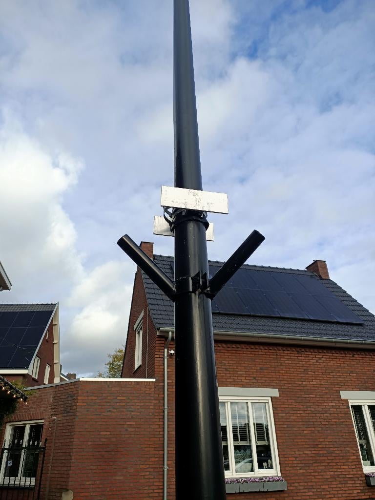 Vlaggenstokhouder voor lantarenpaal 3 voudig. maatwerk, Handgemaakt, Ophalen of Verzenden, Zwartgespoten, Vlaggenstokhouder