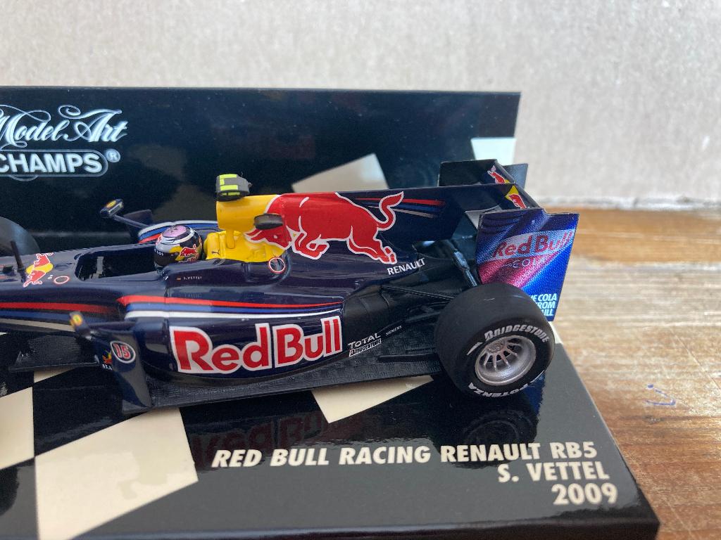 ✅ Sebastian Vettel 1:43 2009 Red Bull Racing Renault RB5, Ophalen of Verzenden, Nieuw, Formule 1