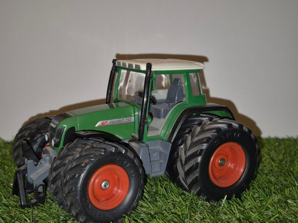 Siku Fendt Favorit 712 Tractor Model, Overige merken, Auto, 1:32 tot 1:50, Ophalen of Verzenden