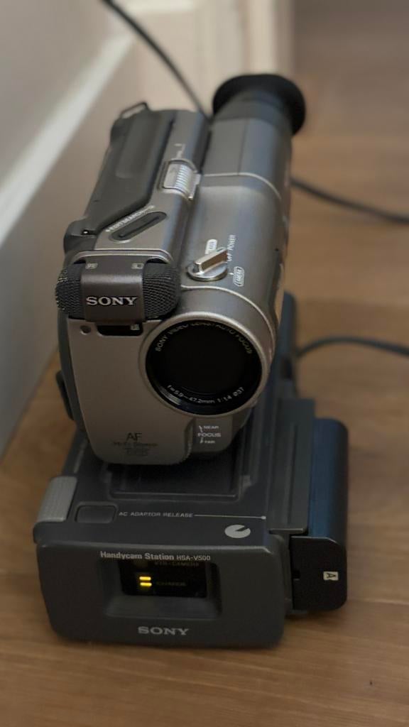 Sony CCD-TR8E Hi8 Videocamera - analoog zie omachrijving, Ophalen of Verzenden, Hi 8, Camera
